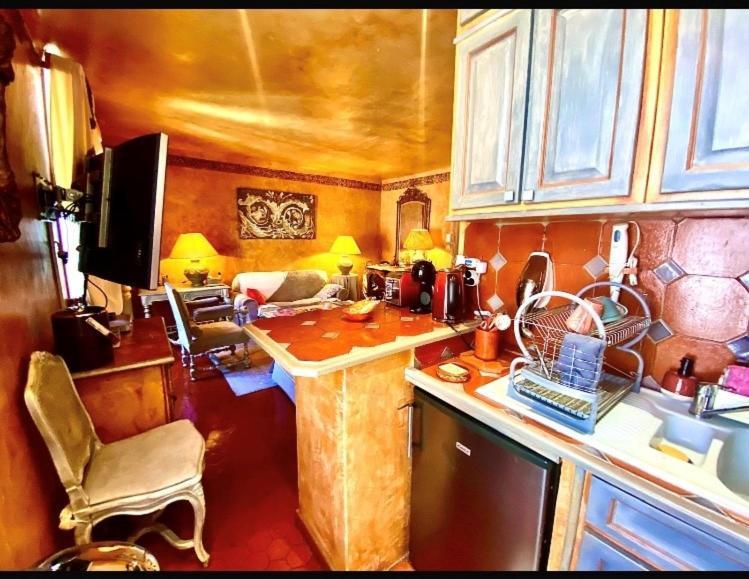 Appartement De Luxe Au Coeur De Сен-Тропе Экстерьер фото