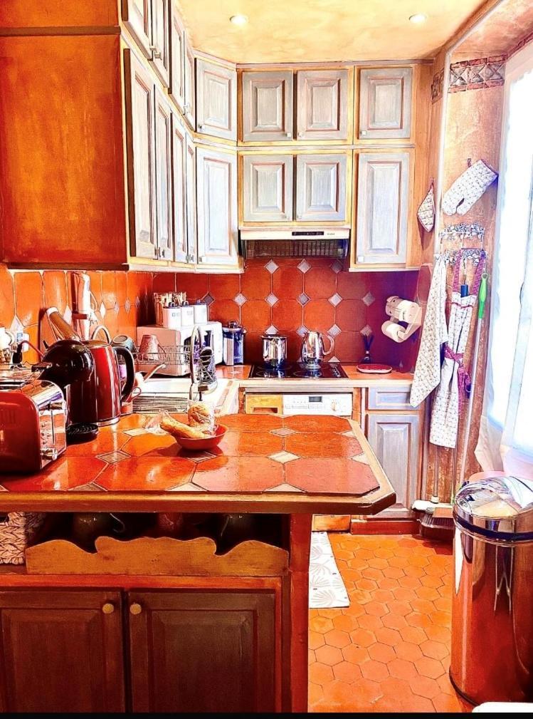 Appartement De Luxe Au Coeur De Сен-Тропе Экстерьер фото