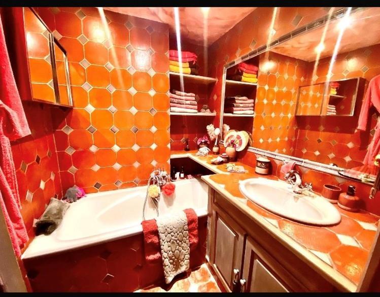 Appartement De Luxe Au Coeur De Сен-Тропе Экстерьер фото